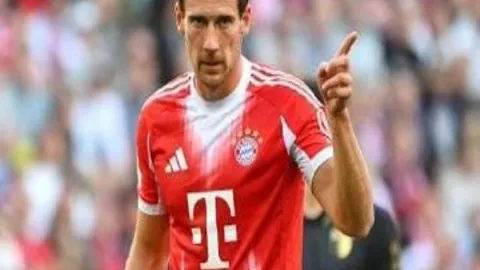 “太阳之约难续，独立之路未定！比尔赖以太阳为伴，唯有坚定自我前行。”