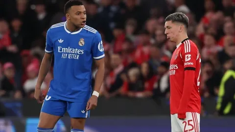 埃弗顿队面临教练去留及财务双重危机